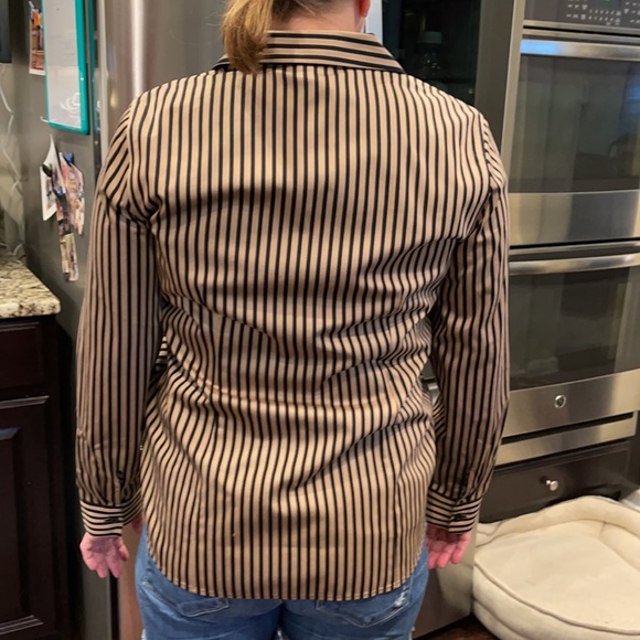 Ladies Chico’s fashion blouse - size 0 - Picture 3 of 9